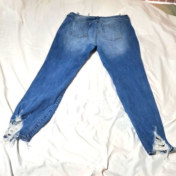 " Destroyed "and "Trashed" Style Cropped Jeans Raw Hem Size 14 - Picture 2 of 10